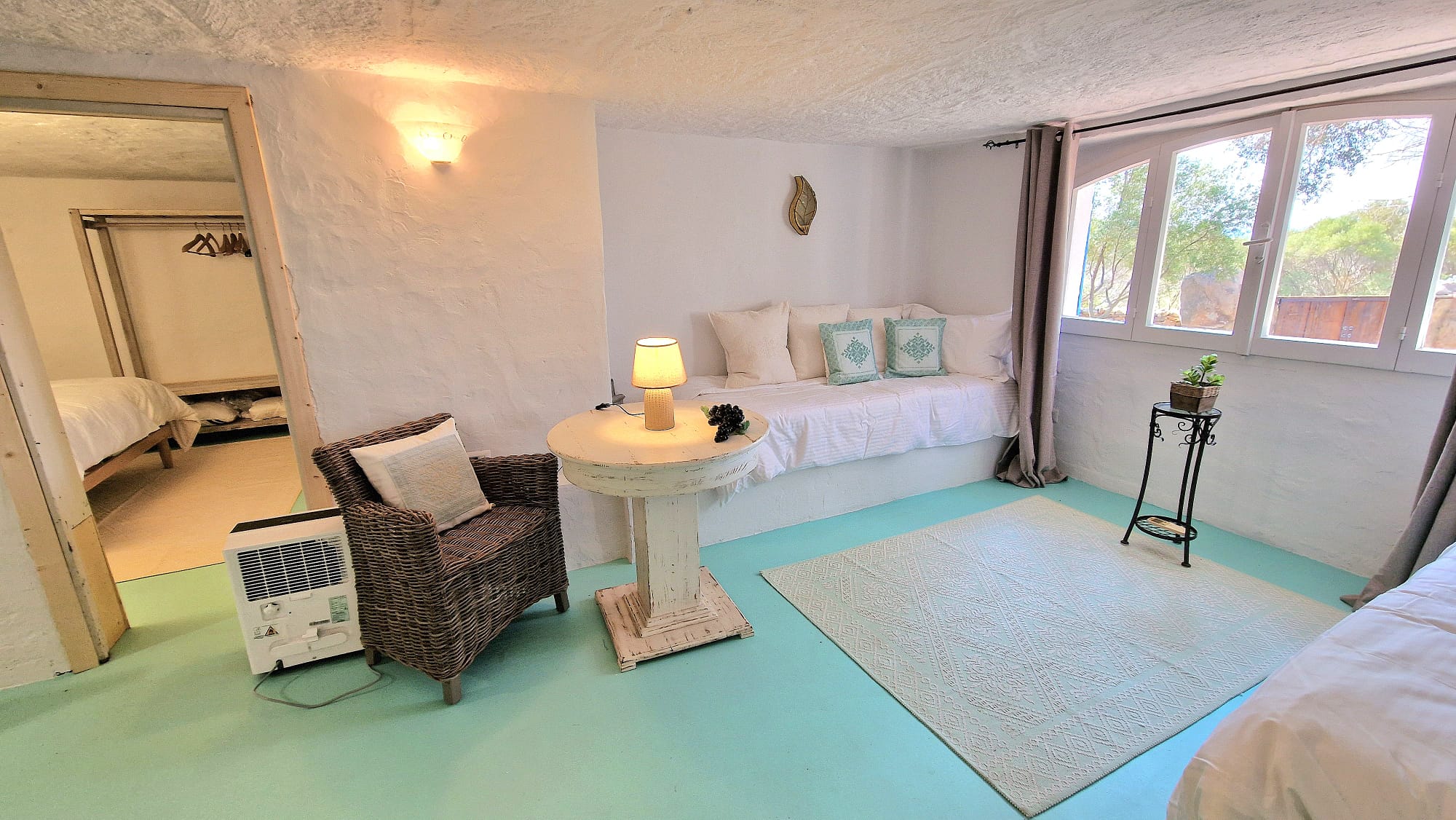 Lower suite