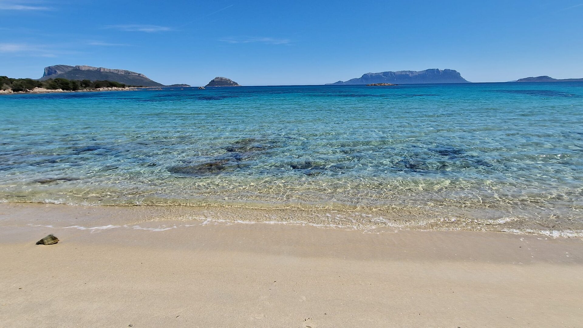 The best beaches near Golfo Aranci, by season